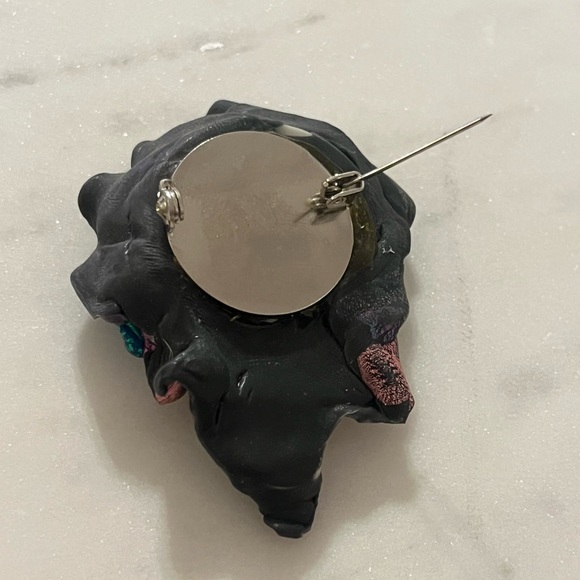 VTG Art Deco Lady Face Head Brooch Pin With Metallic Hat Accents - Picture 11 of 16